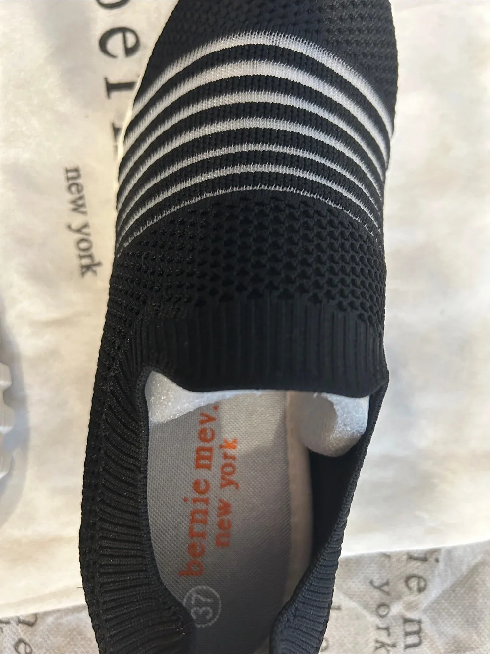 bernie mev. lightweight knit